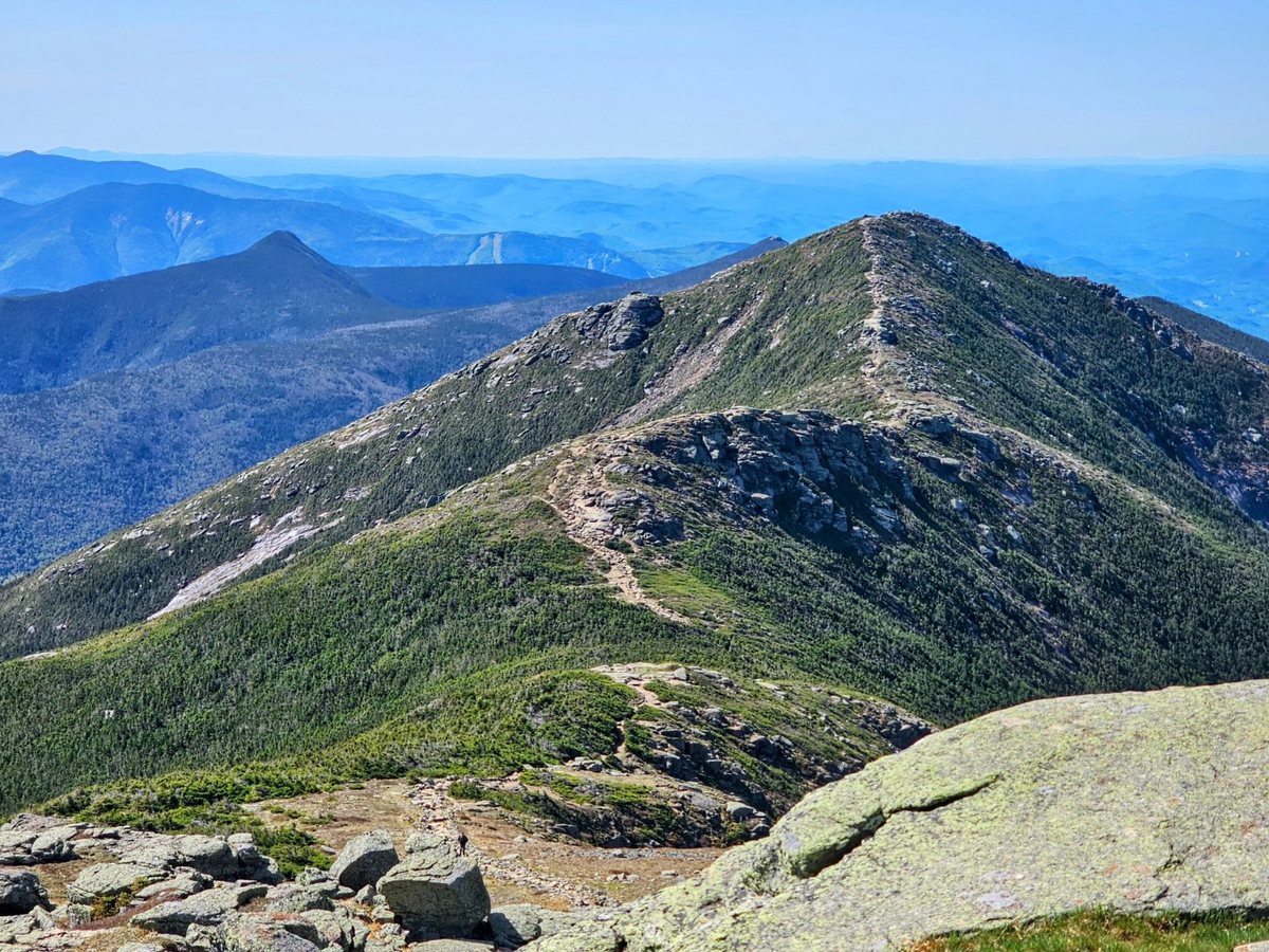 Mountain ridge photographed by Ryan Connors in New Hampshire
